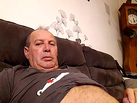 Vince072 online show from 11/07/25, 04:17