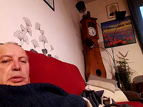 Vince072 online show from 01/13/26, 04:33