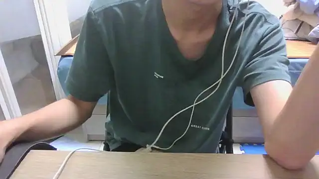 Snapshot of yzy_22_fun chatting on 06/10/26, 02:51 yzy 22 fun online show from 06/10/26, 02:51