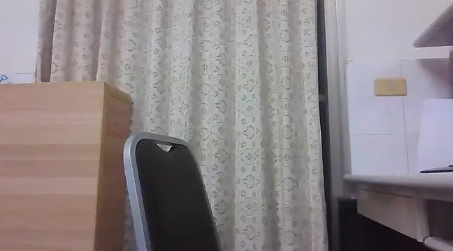 Snapshot of yzy_22_fun chatting on 03/22/25, 06:36 yzy 22 fun online show from 03/22/25, 06:36