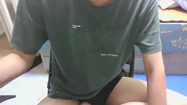 Snapshot of yzy_22_fun chatting on 05/17/26, 03:12 yzy 22 fun online show from 05/17/26, 03:12