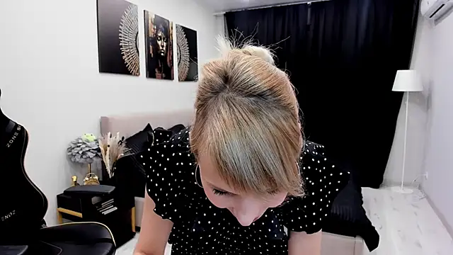 Snapshot of LindaSandy_1 chatting on 10/22/25, 09:09 LindaSandy 1 online show from 10/22/25, 09:09