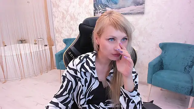 Snapshot of LindaSandy_1 chatting on 09/15/25, 07:53 LindaSandy 1 online show from 09/15/25, 07:53