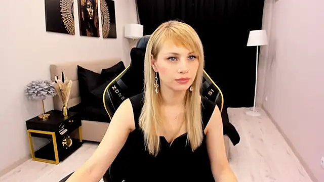 Snapshot of LindaSandy_1 chatting on 11/07/25, 09:36 LindaSandy 1 online show from 11/07/25, 09:36