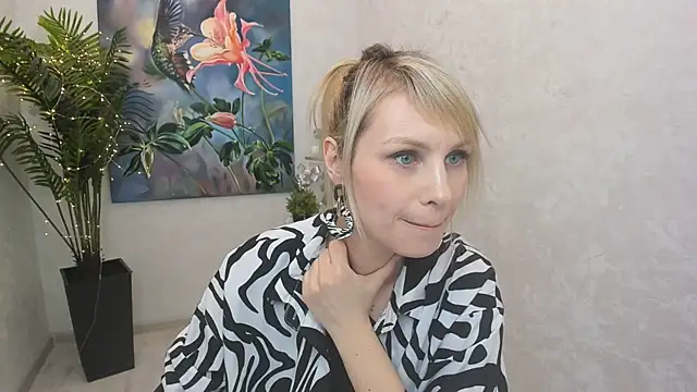 LindaSandy 1 online show from 01/13/26, 08:07