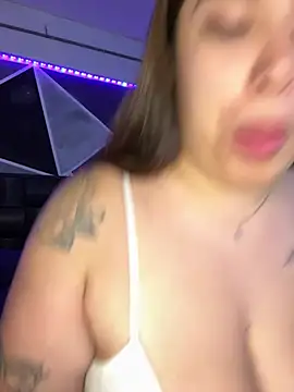 Snapshot of jazminslut chatting on 05/07/26, 02:38 jazminslut online show from 05/07/26, 02:38