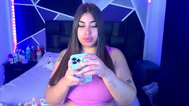 Snapshot of jazminslut chatting on 03/10/26, 01:09 jazminslut online show from 03/10/26, 01:09