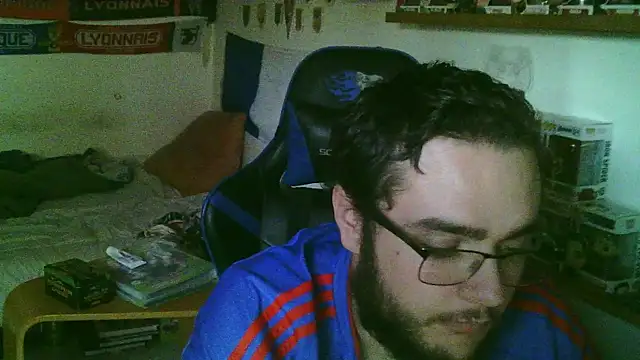 matlecoq2 online show from 10/27/25, 03:24