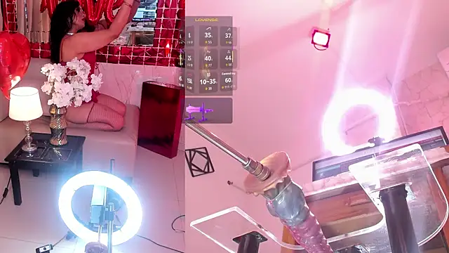 Snapshot of MayaRouse chatting on 02/14/26, 01:55 MayaRouse online show from 02/14/26, 01:55