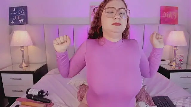 lizy portman online show from 11/08/25, 09:07