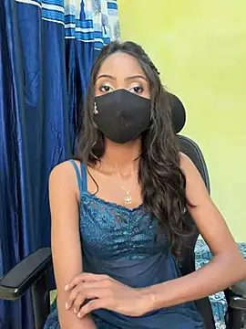 Snapshot of Riya_R24 chatting on 07/11/26, 01:33 Riya R24 online show from 07/11/26, 01:33