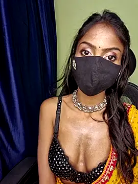 Snapshot of Riya_R24 chatting on 05/23/26, 04:39 Riya R24 online show from 05/23/26, 04:39
