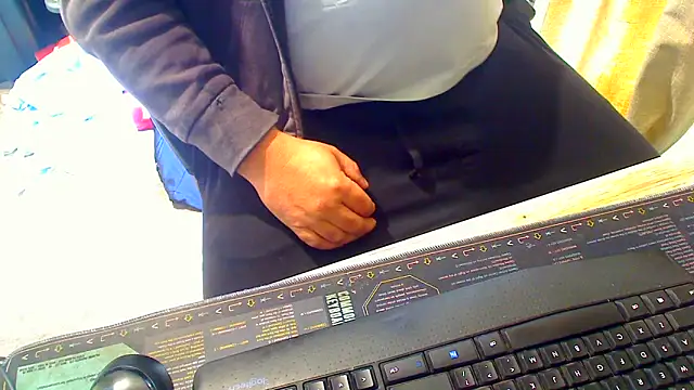 Snapshot of latexsub75 chatting on 02/12/26, 10:20 latexsub75 online show from 02/12/26, 10:20