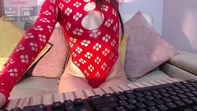 alesiamoore online show from 09/29/25, 02:12