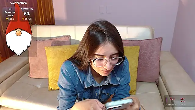 alesiamoore online show from 12/17/25, 03:06