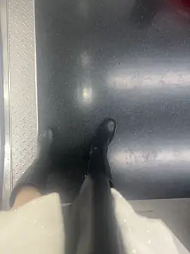 xiaoyuan01 online show from 12/23/25, 01:38