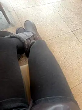 Snapshot of xiaoyuan01 chatting on 12/16/25, 03:44 xiaoyuan01 online show from 12/16/25, 03:44