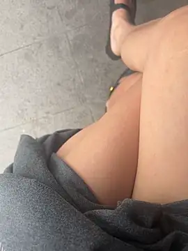 Snapshot of xiaoyuan01 chatting on 10/15/25, 03:16 xiaoyuan01 online show from 10/15/25, 03:16