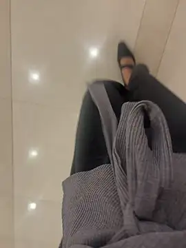 Snapshot of xiaoyuan01 chatting on 10/19/25, 02:25 xiaoyuan01 online show from 10/19/25, 02:25