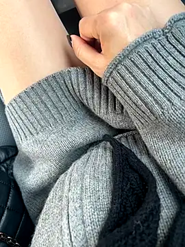 Snapshot of xiaoyuan01 chatting on 10/23/25, 01:48 xiaoyuan01 online show from 10/23/25, 01:48