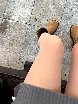 Snapshot of xiaoyuan01 chatting on 10/28/25, 04:57 xiaoyuan01 online show from 10/28/25, 04:57