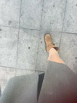 Snapshot of xiaoyuan01 chatting on 11/25/25, 02:12 xiaoyuan01 online show from 11/25/25, 02:12