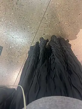 Snapshot of xiaoyuan01 chatting on 10/27/25, 01:50 xiaoyuan01 online show from 10/27/25, 01:50