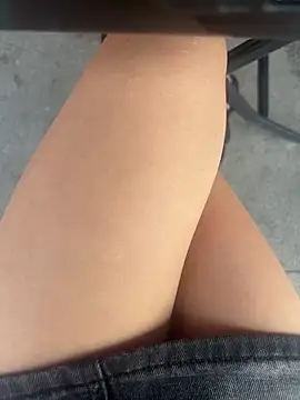 Snapshot of xiaoyuan01 chatting on 10/11/25, 02:01 xiaoyuan01 online show from 10/11/25, 02:01