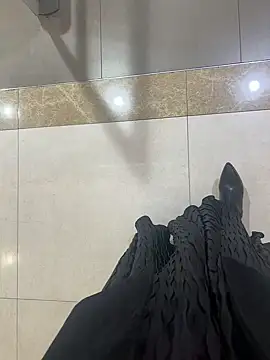 xiaoyuan01 online show from 01/09/26, 02:29