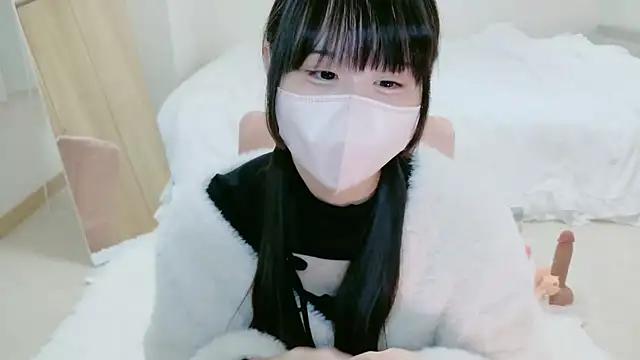 Snapshot of im_hina chatting on 10/24/25, 06:18 im hina online show from 10/24/25, 06:18