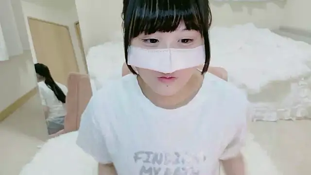 Snapshot of im_hina chatting on 10/13/25, 01:12 im hina online show from 10/13/25, 01:12