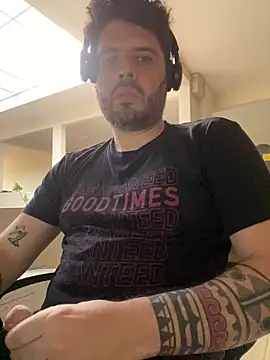 uto857 online show from 11/18/25, 08:45