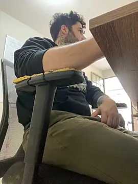 uto857 online show from 11/26/25, 03:56