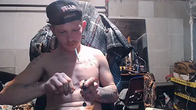 Snapshot of mastertrap chatting on 12/03/25, 07:41 mastertrap online show from 12/03/25, 07:41