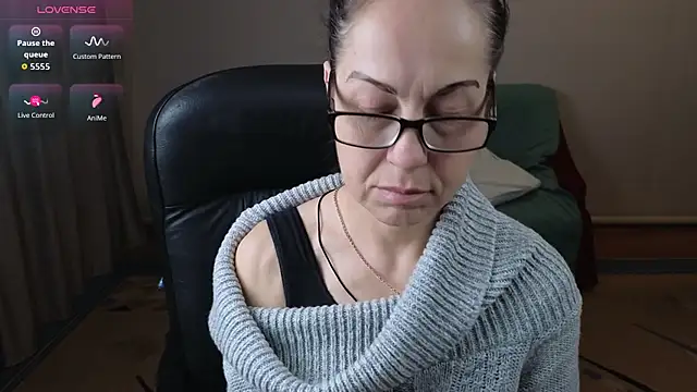 Snapshot of Ronda_Roni chatting on 01/09/26, 02:13 Ronda Roni online show from 01/09/26, 02:13