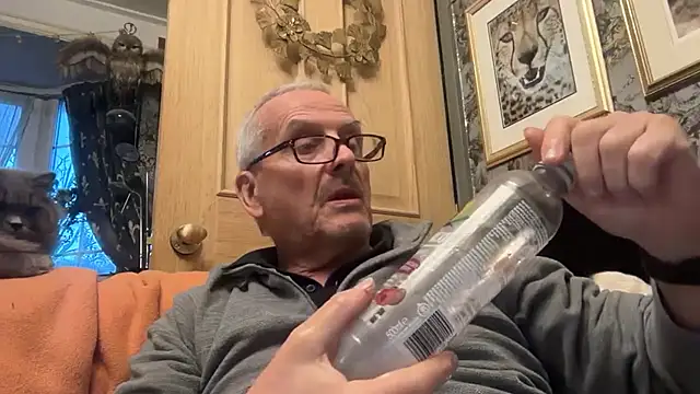 poggles online show from 12/02/25, 04:09