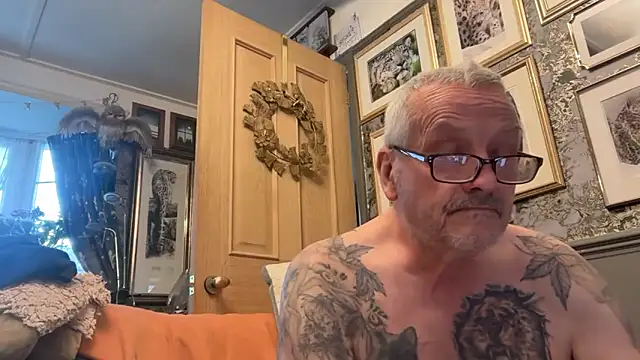 poggles online show from 02/12/26, 03:45