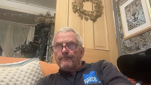 poggles online show from 10/28/25, 09:36