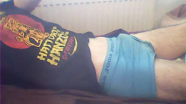 Snapshot of rimbaud77 chatting on 06/04/26, 04:44 rimbaud77 online show from 06/04/26, 04:44