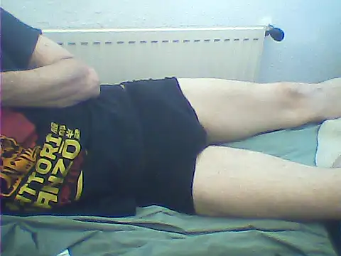 Snapshot of rimbaud77 chatting on 09/12/25, 01:33 rimbaud77 online show from 09/12/25, 01:33