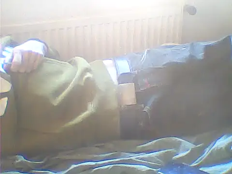 Snapshot of rimbaud77 chatting on 10/15/25, 09:39 rimbaud77 online show from 10/15/25, 09:39