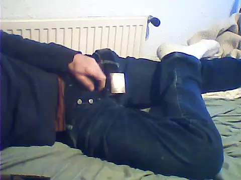 Snapshot of rimbaud77 chatting on 10/28/25, 05:01 rimbaud77 online show from 10/28/25, 05:01