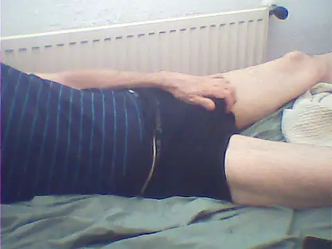 Snapshot of rimbaud77 chatting on 09/16/25, 02:40 rimbaud77 online show from 09/16/25, 02:40