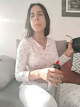 agustinalatina online show from 11/10/25, 08:52