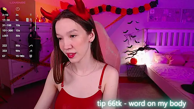 Shriya Sarann online show from 10/26/25, 02:06