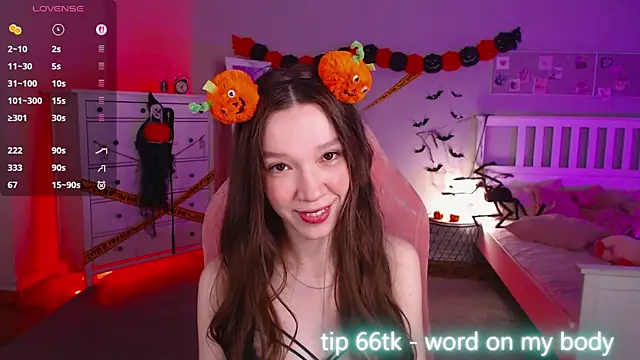 Shriya Sarann online show from 10/30/25, 02:04