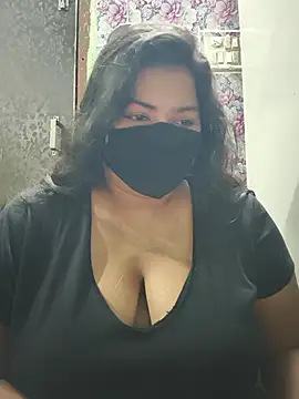 Liyaa 24 online show from 05/26/26, 05:11