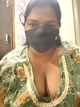 Liyaa 24 online show from 04/18/26, 08:38