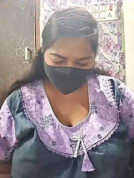 Liyaa 24 online show from 03/23/26, 04:40