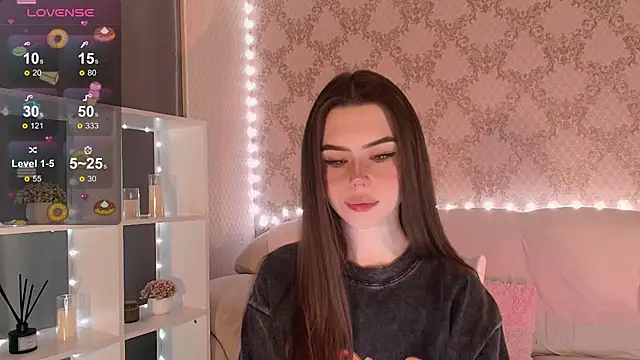 HolyMiax online show from 11/18/25, 03:21